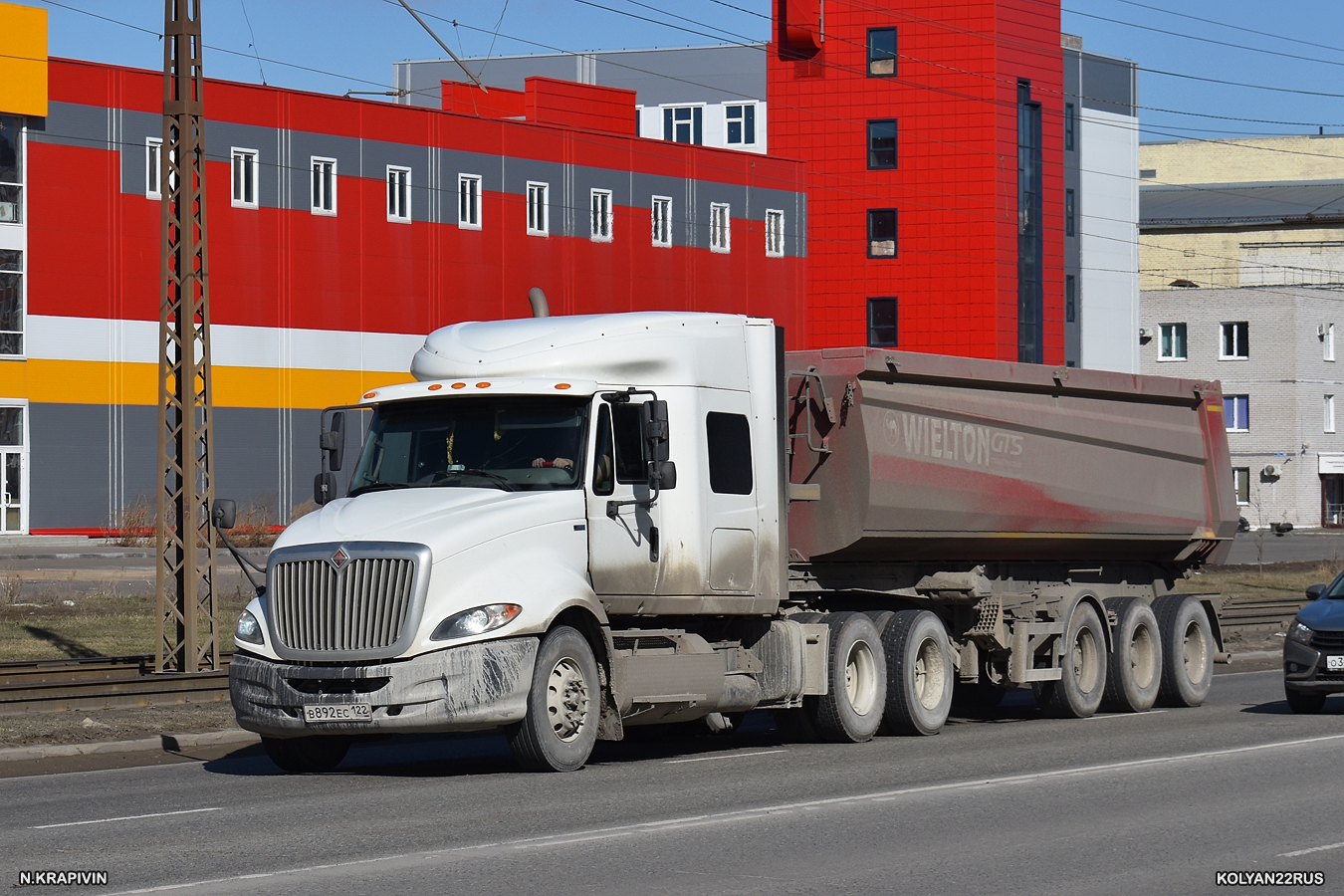 Алтайский край, № В 892 ЕС 122 — International Prostar