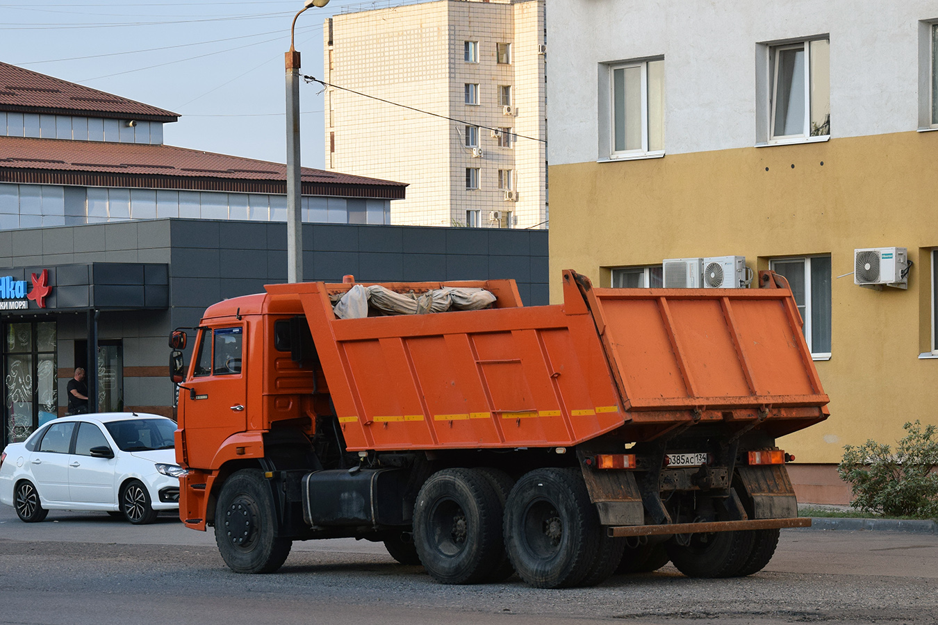 Волгоградская область, № О 385 АС 134 — КамАЗ-65115 (общая модель)