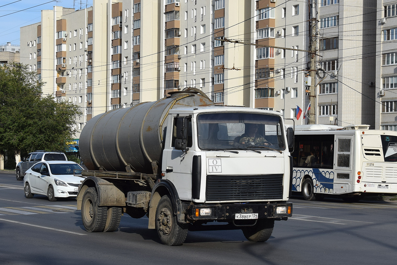 Волгоградская область, № К 388 ЕР 134 — МАЗ-533702