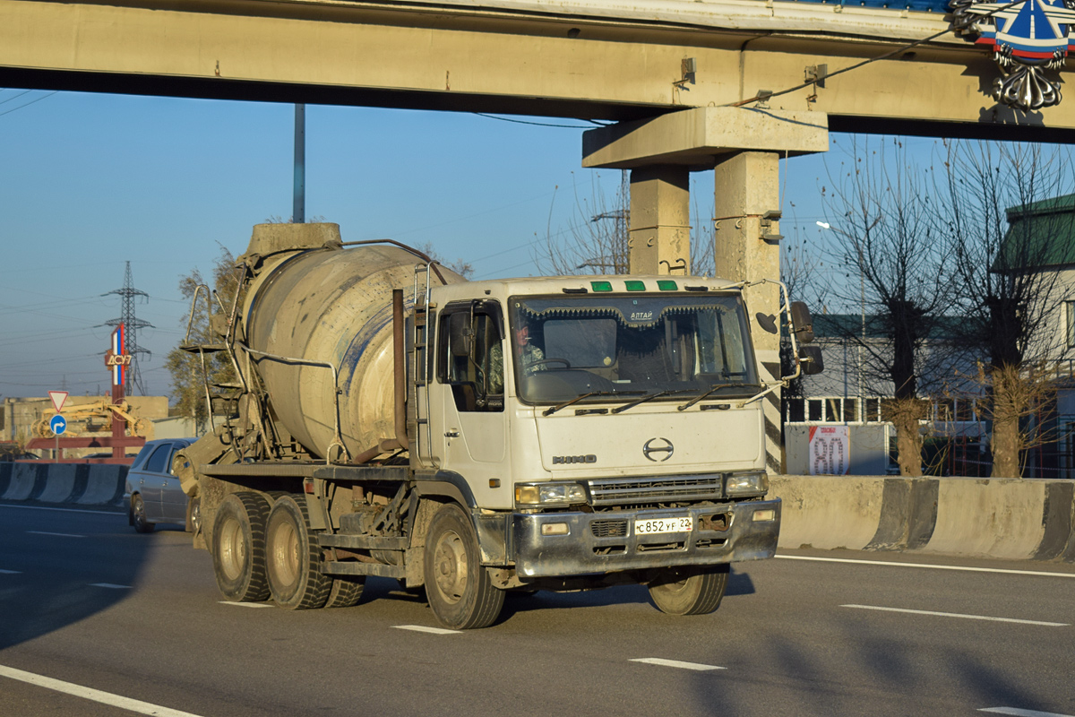 Алтайский край, № С 852 УР 22 — Hino Profia